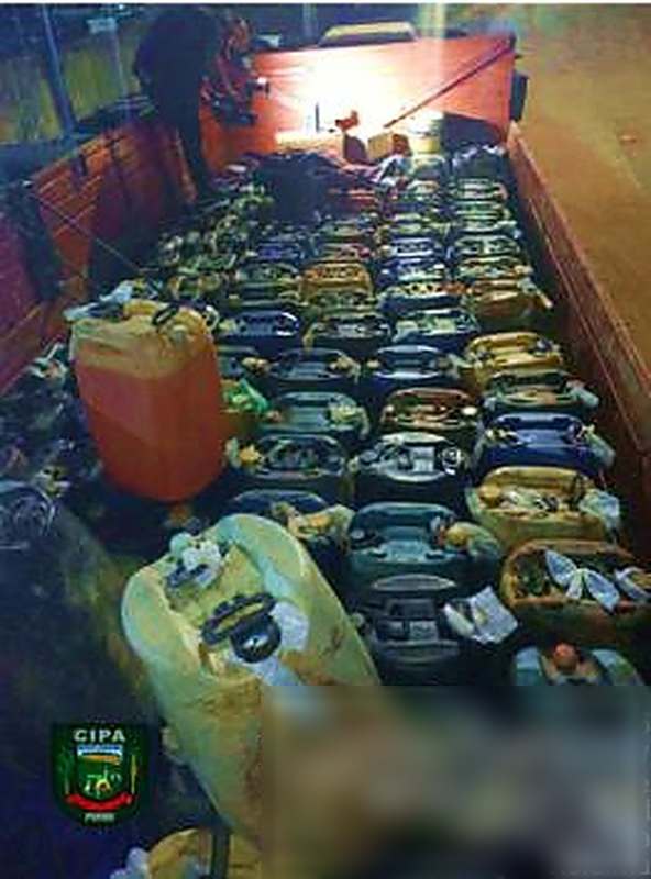 Bombonas de combustível apreendidas pela CIPA
